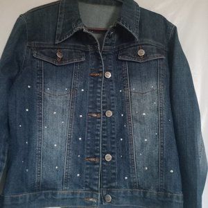 WOMEN'S BLUE DENIM JEAN JACKET.